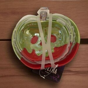 DISNEY Snow White VILLAINS Poison Apple Halloween Measuring Cups NEW
